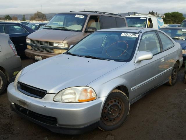 1HGEJ814XWL128872 - 1998 HONDA CIVIC EX 银色 照片 2