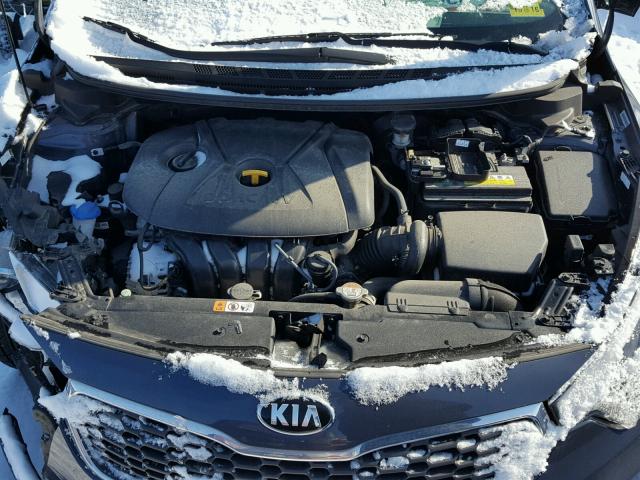 KNAFX4A67F5367728 - 2015 KIA FORTE LX GRAY photo 7