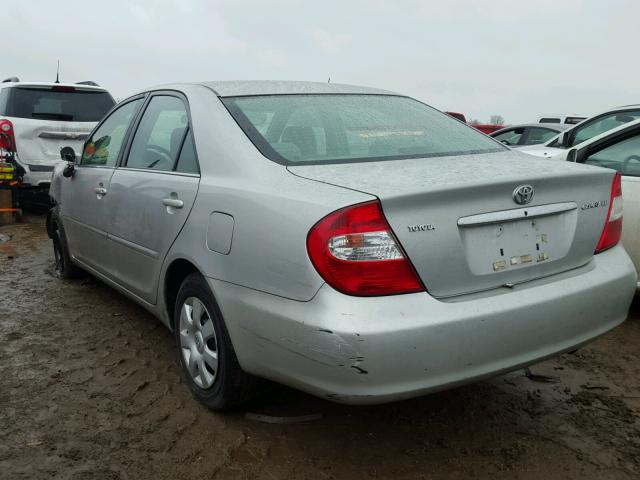 4T1BE30K04U318448 - 2004 TOYOTA CAMRY LE SILVER photo 3