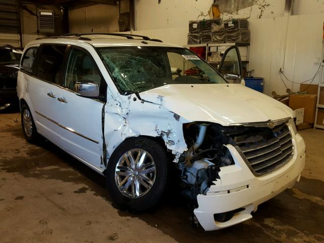 2A4RR6DX8AR186024 - 2010 CHRYSLER TOWN & COU WHITE photo 1