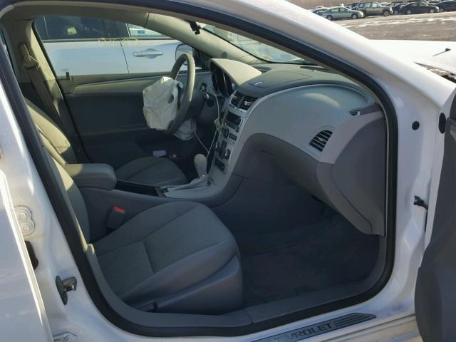 1G1ZG57B89F208542 - 2009 CHEVROLET MALIBU LS WHITE photo 5