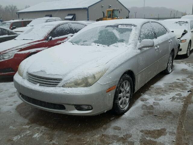 JTHBA30G040001044 - 2004 LEXUS ES 330 GRAY photo 2