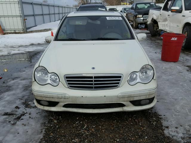 WDBRF52H37A951317 - 2007 MERCEDES-BENZ C 230 WHITE photo 9