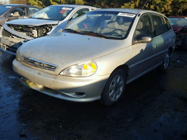 KNADC163826081522 - 2002 KIA RIO CINCO BEIGE photo 2