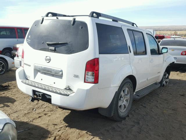 5N1AR18U45C721446 - 2005 NISSAN PATHFINDER WHITE photo 4