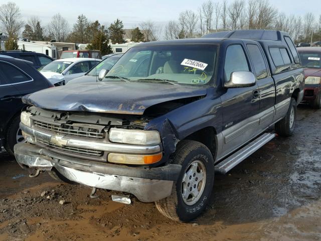 1GCEK19T3YE306532 - 2000 CHEVROLET SILVERADO BLUE photo 2