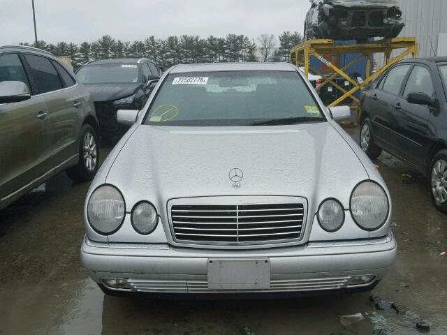 WDBJF25F4WA618869 - 1998 MERCEDES-BENZ E 300TD SILVER photo 9