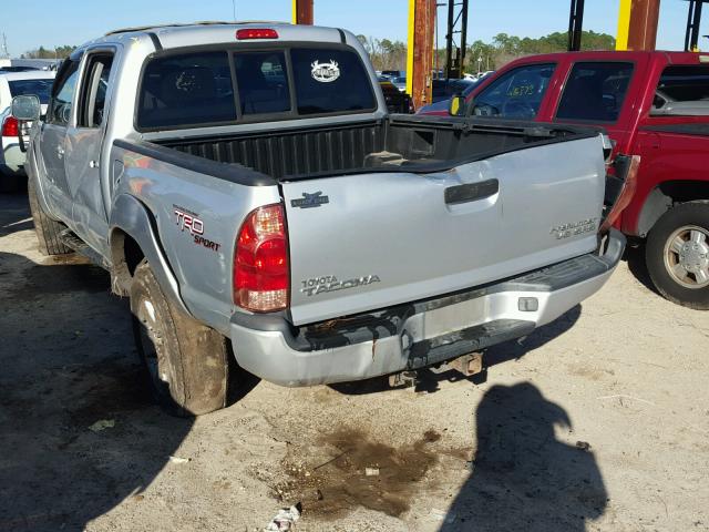 3TMJU62N85M007335 - 2005 TOYOTA TACOMA DOU SILVER photo 3