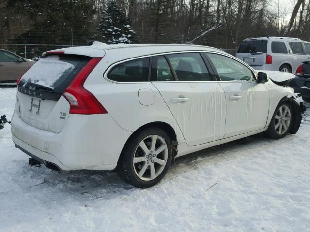 YV1612SKXG1307370 - 2016 VOLVO V60 PREMIE WHITE photo 4