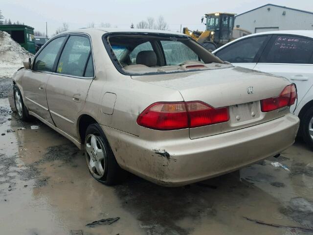 1HGCG1652YA800856 - 2000 HONDA ACCORD EX GOLD photo 3