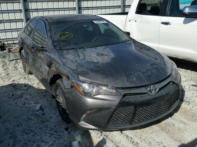 4T1BF1FK7HU434535 - 2017 TOYOTA CAMRY LE GRAY photo 1