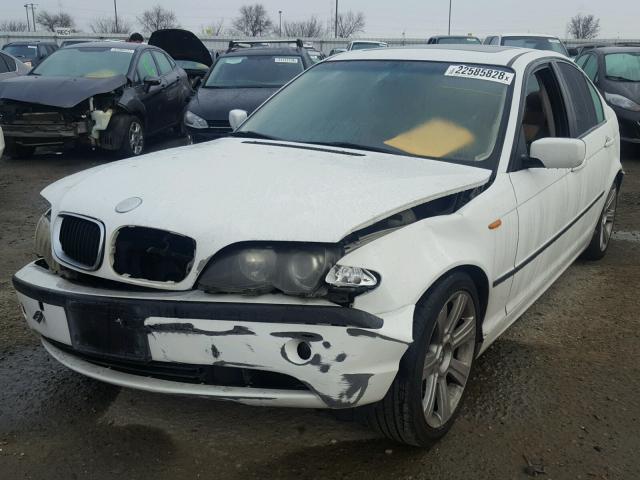 WBAET37432NJ18036 - 2002 BMW 325 I WHITE photo 2