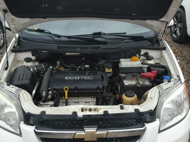 KL1TD5DE2AB110825 - 2010 CHEVROLET AVEO LS WHITE photo 7