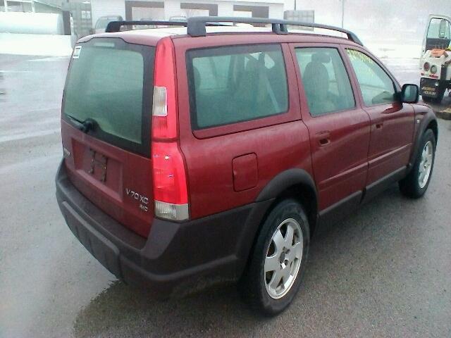 YV1SZ58D811003110 - 2001 VOLVO V70 XC RED photo 4