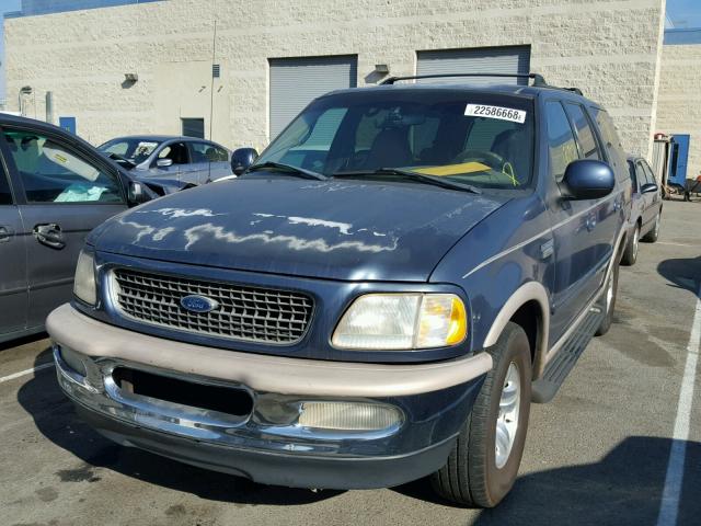 1FMRU17L0WLB11099 - 1998 FORD EXPEDITION BLUE photo 2