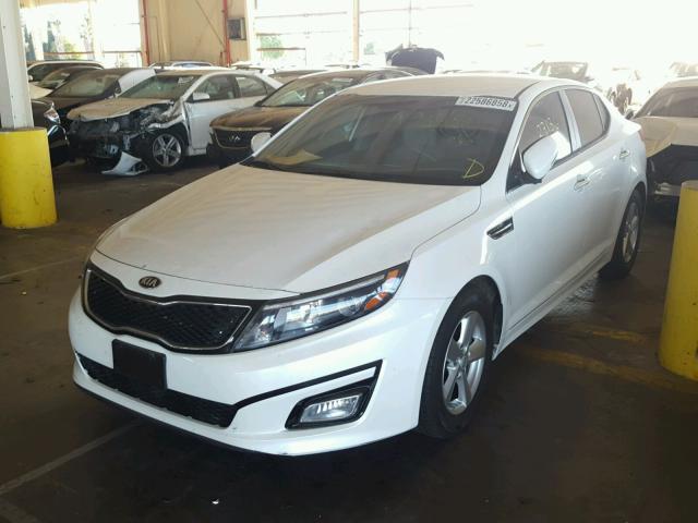 KNAGM4A78F5598286 - 2015 KIA OPTIMA LX WHITE photo 2