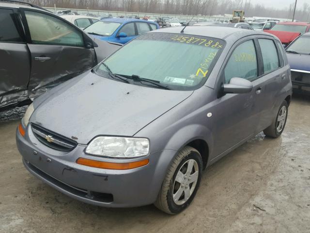 KL1TD66648B126787 - 2008 CHEVROLET AVEO BASE GRAY photo 2