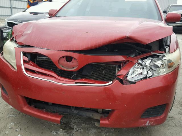 4T1BF3EK9AU049352 - 2010 TOYOTA CAMRY BASE RED photo 9