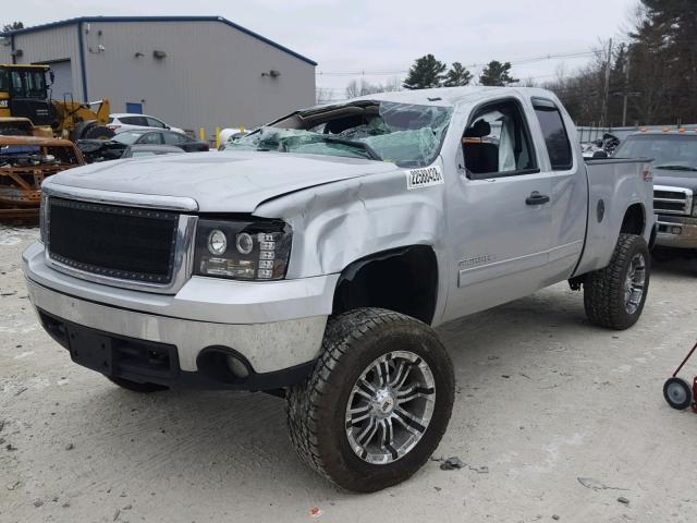 1GTR2VE7XDZ404686 - 2013 GMC SIERRA K15 SILVER photo 2