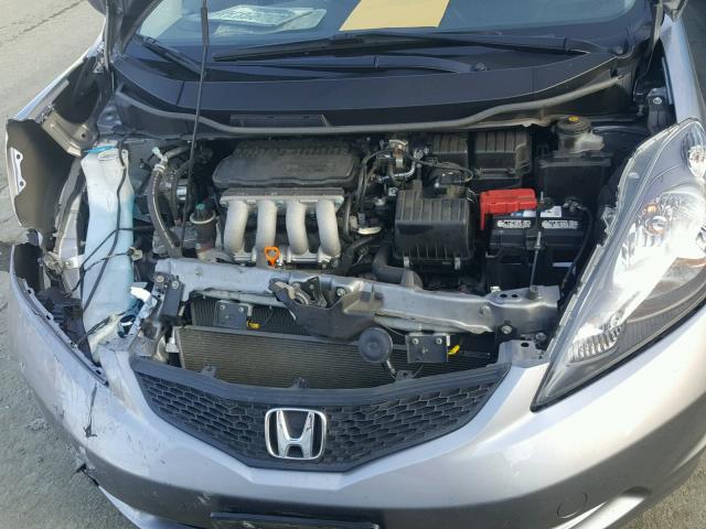 JHMGE8H20AS026705 - 2010 HONDA FIT GRAY photo 7