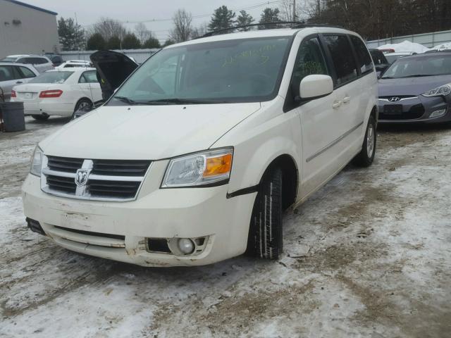 2D4RN5D15AR265063 - 2010 DODGE GRAND CARA WHITE photo 2