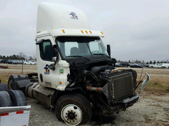 3AKBGADV8DSFG8593 - 2013 FREIGHTLINER CASCADIA 1 WHITE photo 1