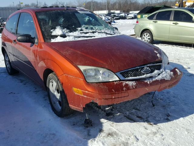 3FAFP31N15R121568 - 2005 FORD FOCUS ZX3 ORANGE photo 1