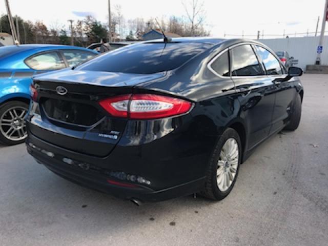 3FA6P0LU2FR216919 - 2015 FORD FUSION SE BLACK photo 4