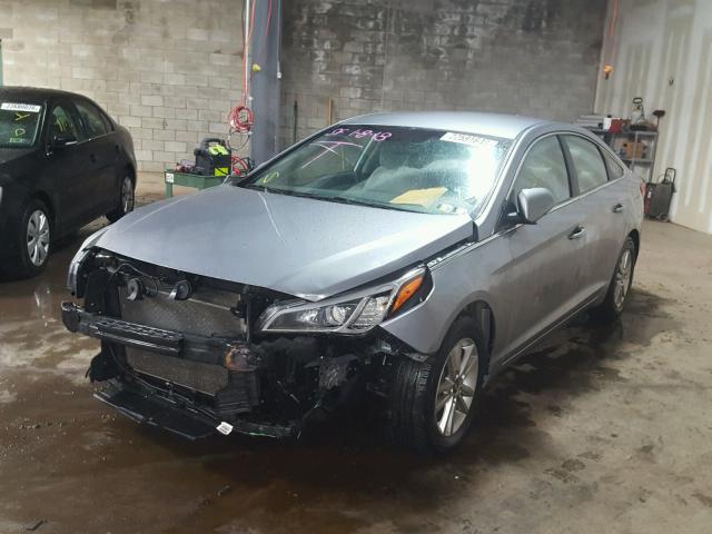 5NPE24AF7GH386584 - 2016 HYUNDAI SONATA SE GRAY photo 2