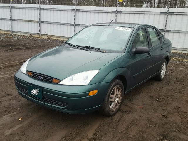 1FAFP3437YW361817 - 2000 FORD FOCUS SE GREEN photo 2