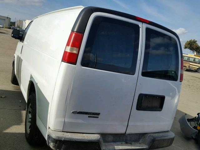 1GCSGAFXXB1105446 - 2011 CHEVROLET EXPRESS G1 WHITE photo 3