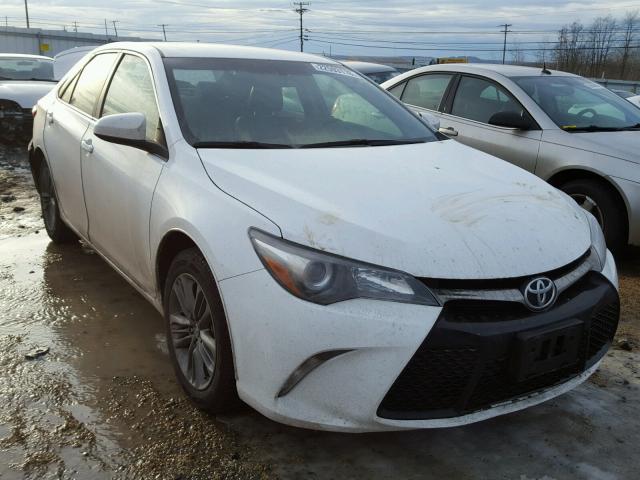 4T1BF1FK0GU227600 - 2016 TOYOTA CAMRY LE WHITE photo 1