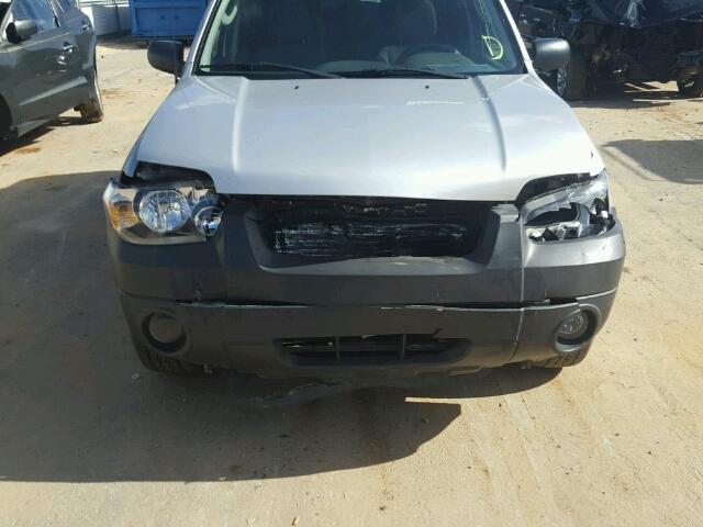 1FMCU03156KB88612 - 2006 FORD ESCAPE SILVER photo 9