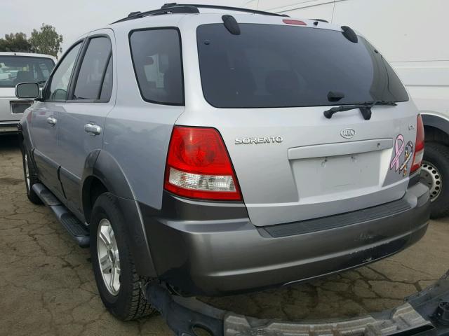 KNDJC733445329268 - 2004 KIA SORENTO EX SILVER photo 3