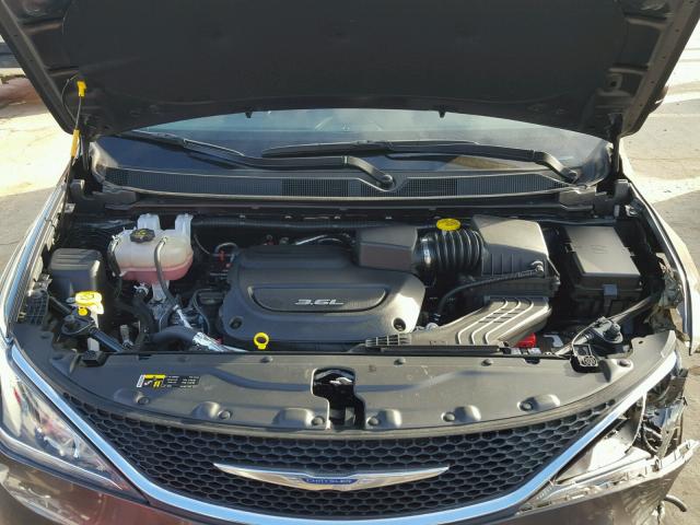 2C4RC1BG7HR524052 - 2017 CHRYSLER PACIFICA T GRAY photo 7