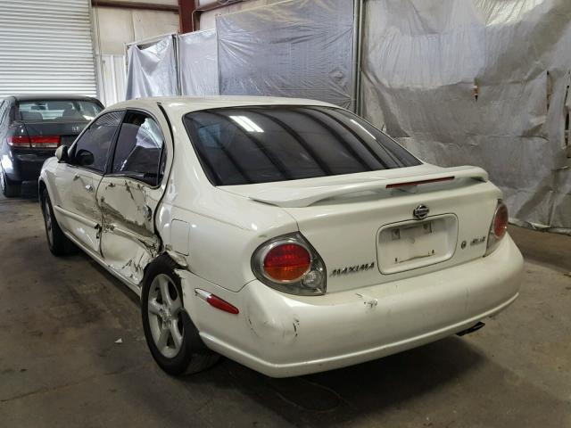 JN1CA31D31T824137 - 2001 NISSAN MAXIMA GXE WHITE photo 3