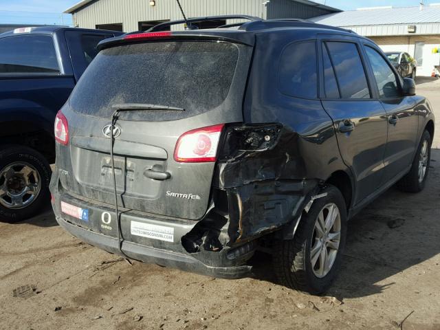 5XYZH4AG3BG076649 - 2011 HYUNDAI SANTA FE S GRAY photo 4