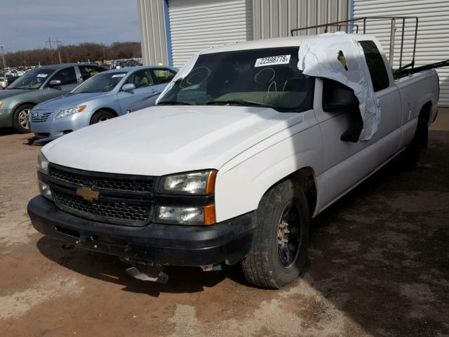 1GCEC19Z37Z162652 - 2007 CHEVROLET SILVERADO WHITE photo 2