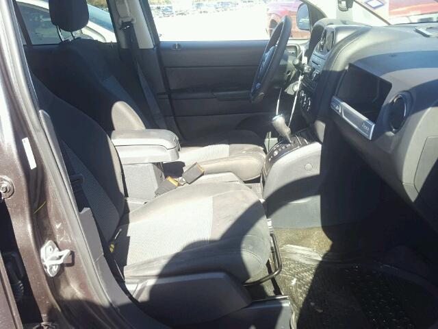 1C4NJCBA0GD524861 - 2016 JEEP COMPASS SP GRAY photo 5