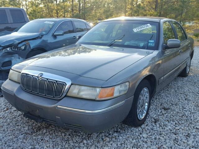 2MEFM74W82X634813 - 2002 MERCURY GRAND MARQ GRAY photo 2