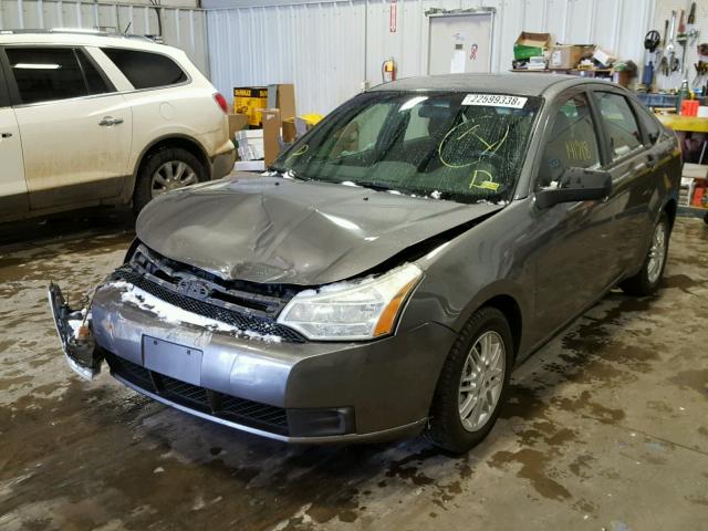 1FAHP35N79W217257 - 2009 FORD FOCUS SE GRAY photo 2