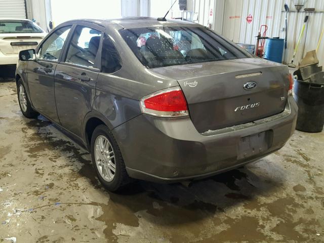 1FAHP35N79W217257 - 2009 FORD FOCUS SE GRAY photo 3