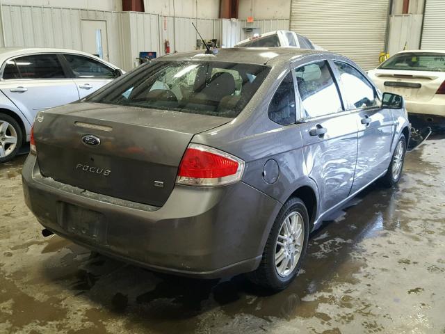 1FAHP35N79W217257 - 2009 FORD FOCUS SE GRAY photo 4