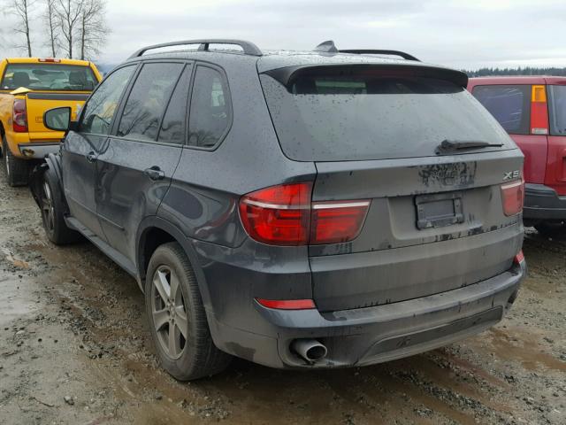 5UXZW0C56CL672207 - 2012 BMW X5 XDRIVE3 ნაცრისფერი ფოტო 3