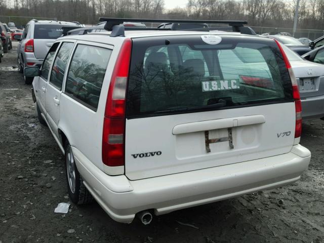 YV1LW5540W2385913 - 1998 VOLVO V70 WHITE photo 3