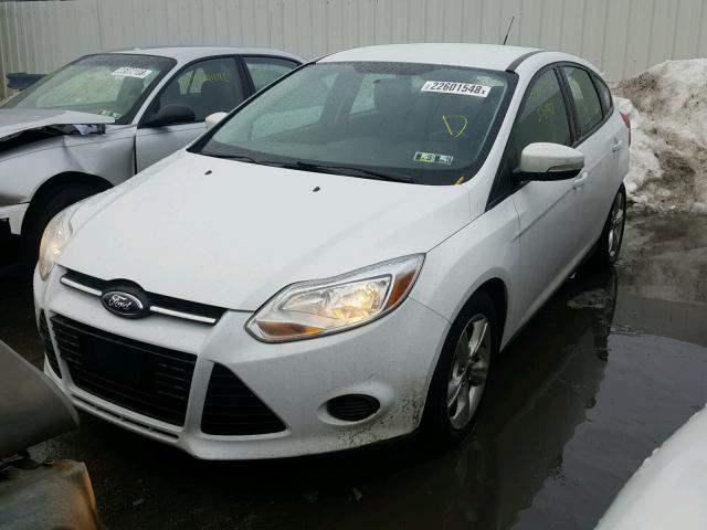 1FADP3K2XDL338495 - 2013 FORD FOCUS SE WHITE photo 2