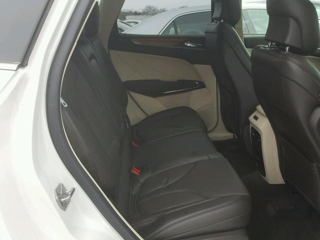 5LMCJ2C98GUJ26974 - 2016 LINCOLN MKC SELECT თეთრი ფოტო 6