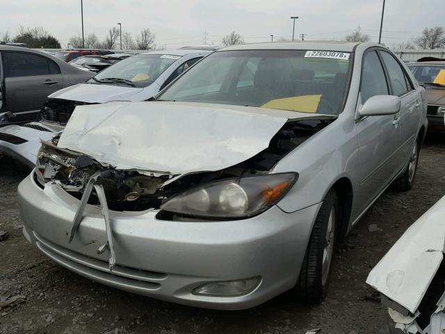 JTDBE32K540260815 - 2004 TOYOTA CAMRY LE SILVER photo 2