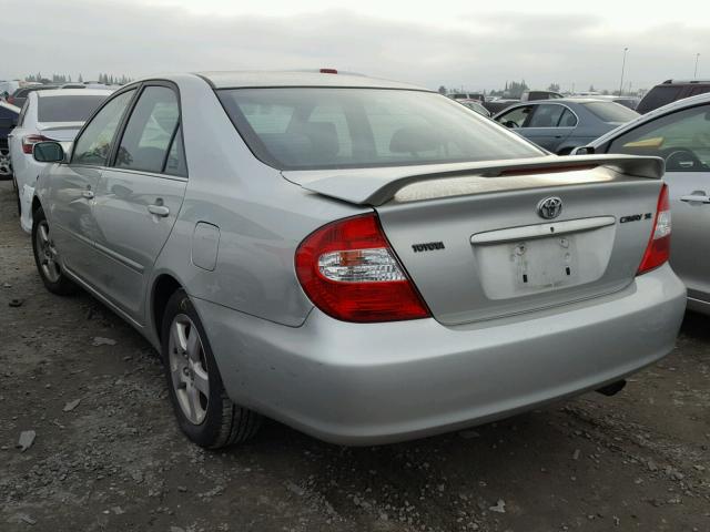 JTDBE32K540260815 - 2004 TOYOTA CAMRY LE SILVER photo 3