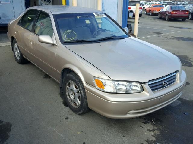 4T1BG22K61U103623 - 2001 TOYOTA CAMRY CE TAN photo 1